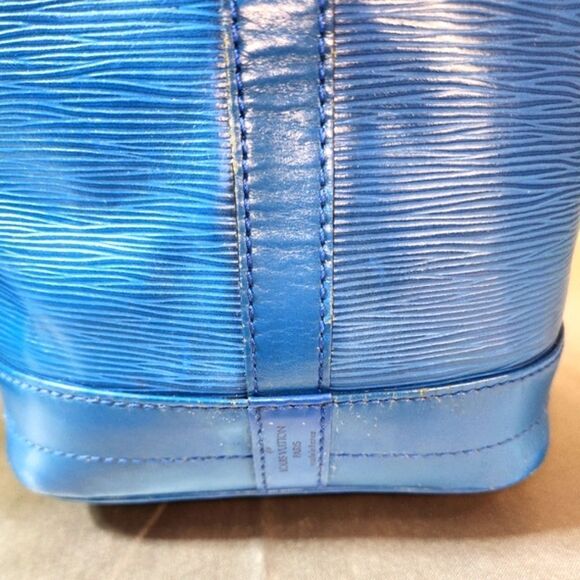 Authentic Louis Vuitton Epi Noe Blue Bucket Bag with Dust Bag Blue Good Conditio - Picture 13 of 15